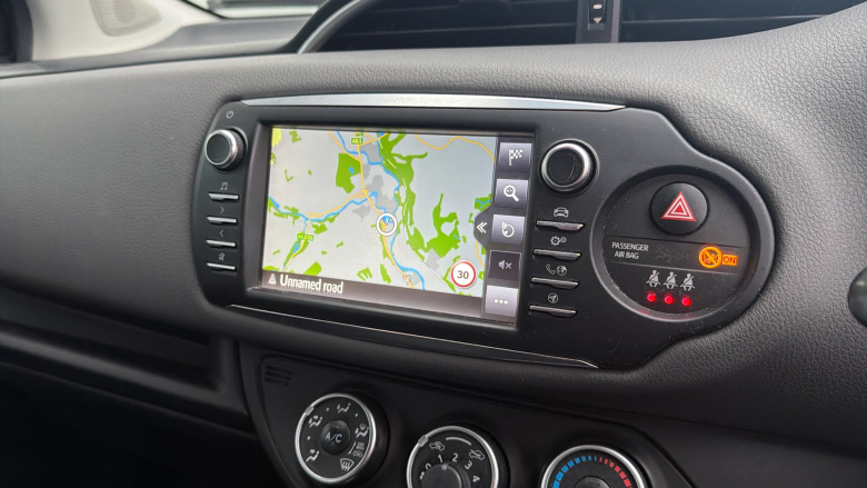 Toyota Yaris 1.5 VVT-i Icon Tech 5dr Petrol Hatchback